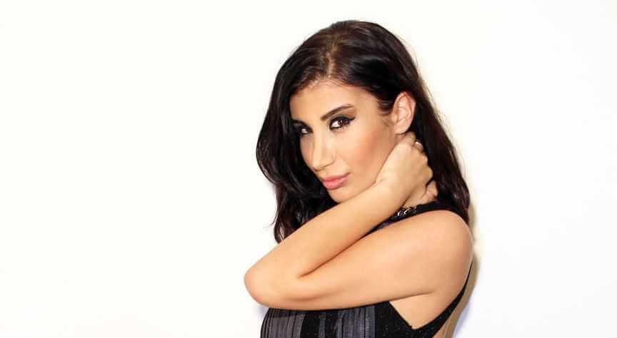 İrem Derici – Yaz Gülü Şarkı Sözü